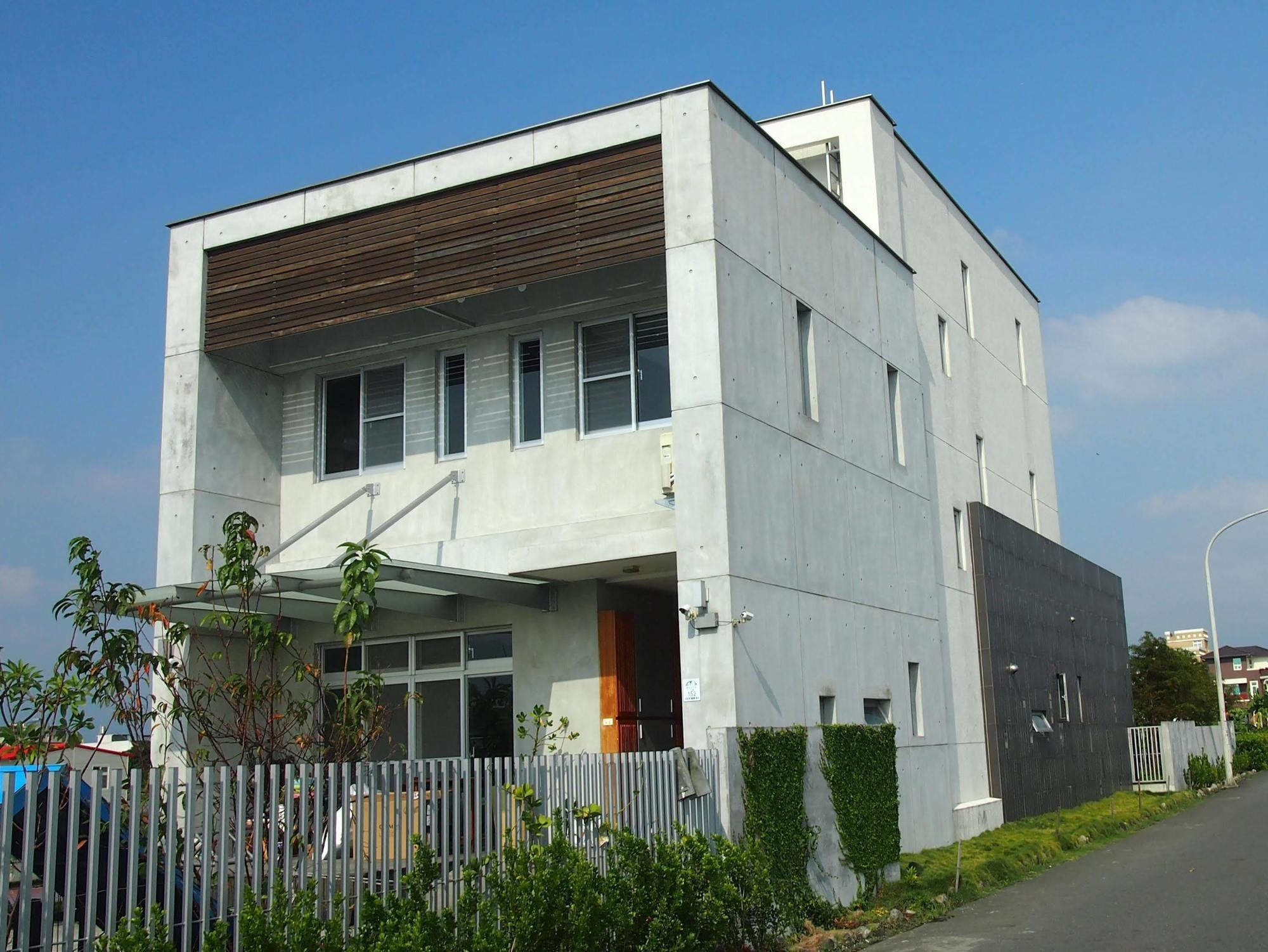 Outside Inn Luodong Exterior photo